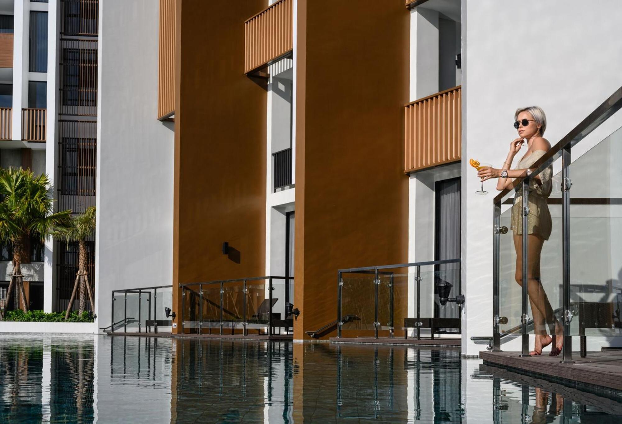 Pool Access Suite,1285993582:JPEG