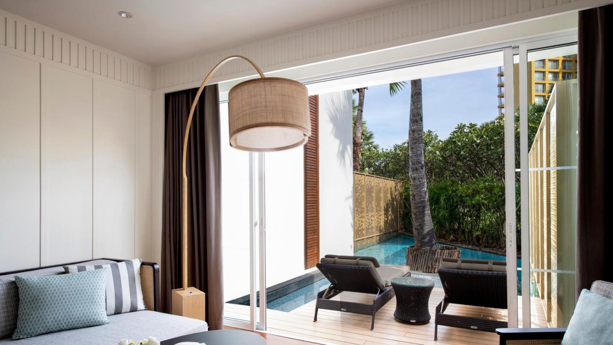 One-Bedroom Suite Pool View Club Lounge Access,1602334100:JPEG