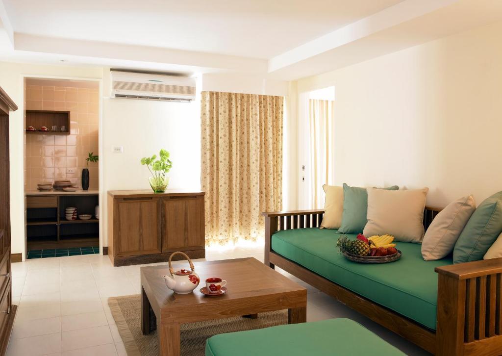 One-Bedroom Queen Suite,1554665293:JPEG